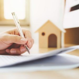 Article 5 Image. Investing In Property Vs Shares 1